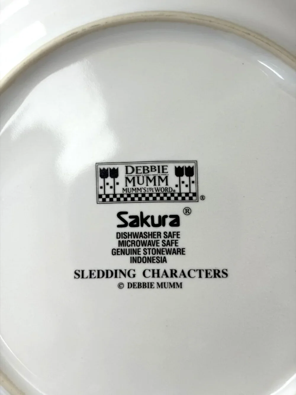 Vintage Debbie Mumm Sledding Characters Christmas Plate Sakura 8.25